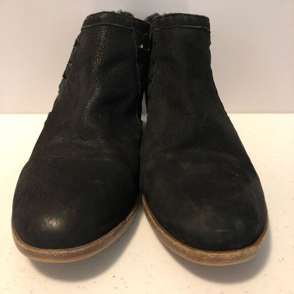 Vince Camuto Black suede perforated booties, 8M - Picture 2 of 8